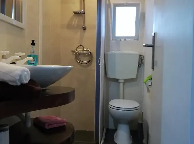 펜션 Family Holiday Villa Vacations - Ponta Delgada Azores Rentals *