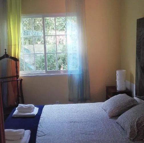 펜션 Family Holiday Villa Vacations - Ponta Delgada Azores Rentals *