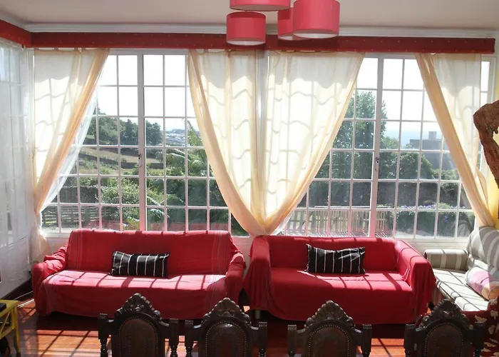 Family Holiday Villa Vacations - Ponta Delgada Azores Rentals 펜션 Ponta Delgada