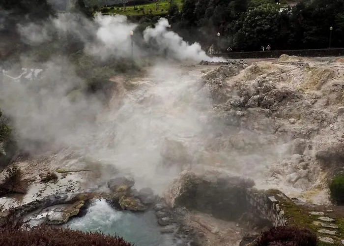 펜션 Family Holiday Villa Vacations - Ponta Delgada Azores Rentals *